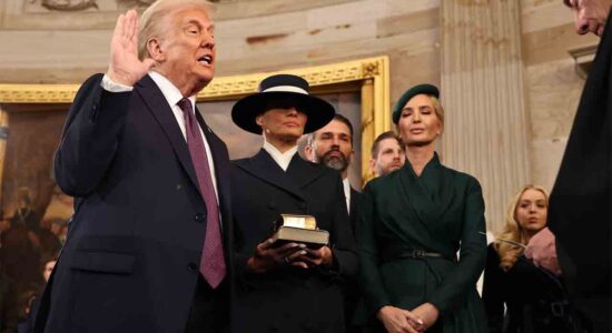 Donald Trump-JD Vance Resmi Jadi Presiden & Wapres AS