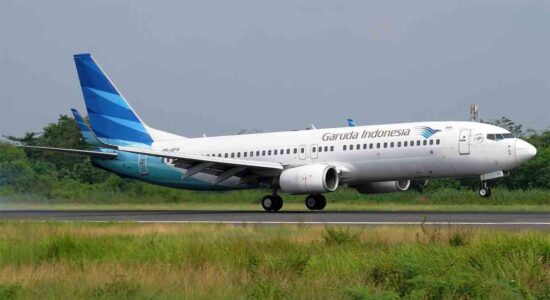 Sempat ‘Divert’ ke Sorong, Garuda Akhirnya Mendarat di Bandara Pattimura
