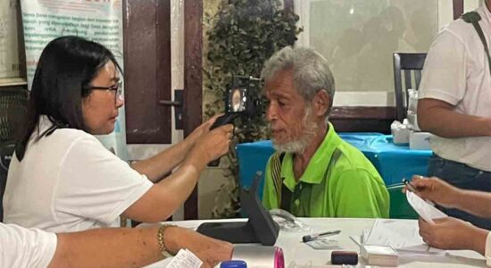 HUT ke-7, Klinik Mata Utama Maluku Baksos di Desa Kamarian