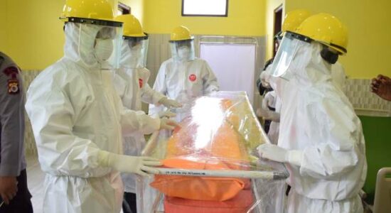 Gugus Tugas Covid-19 SBT Latihan Pemulasaran Jenazah