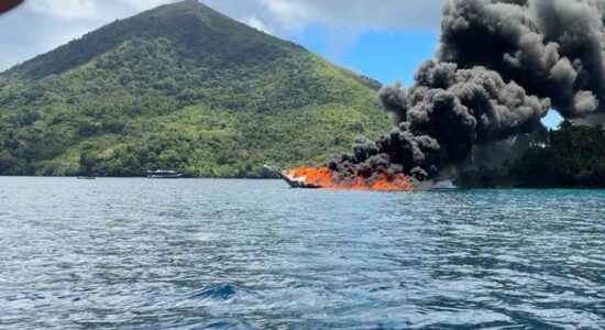 KM Sarana Perkasa Angkut BBM Terbakar di Perairan Pulau Gunung Api Banda