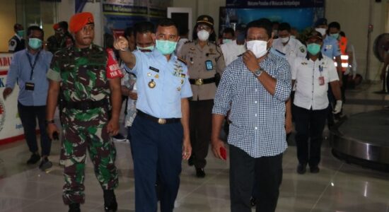 Danlanud & Ketua DPRD Maluku Tinjau Bandara Pattimura